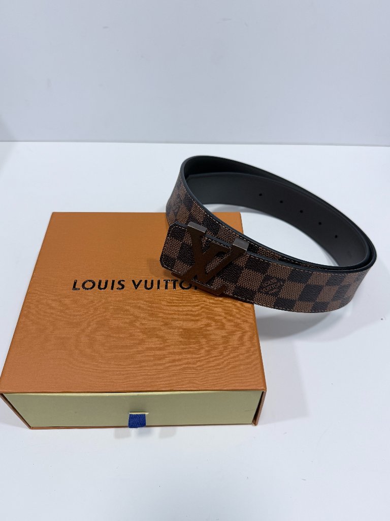 Louis Vuitton Women's Belt Sz 90